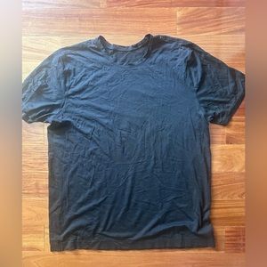 Men’s Lululemon shirt